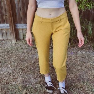 (SOLD) Yellow Mid Rise Cropped Pants 🌼